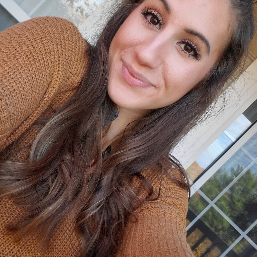 Meet your Posher, Hannah